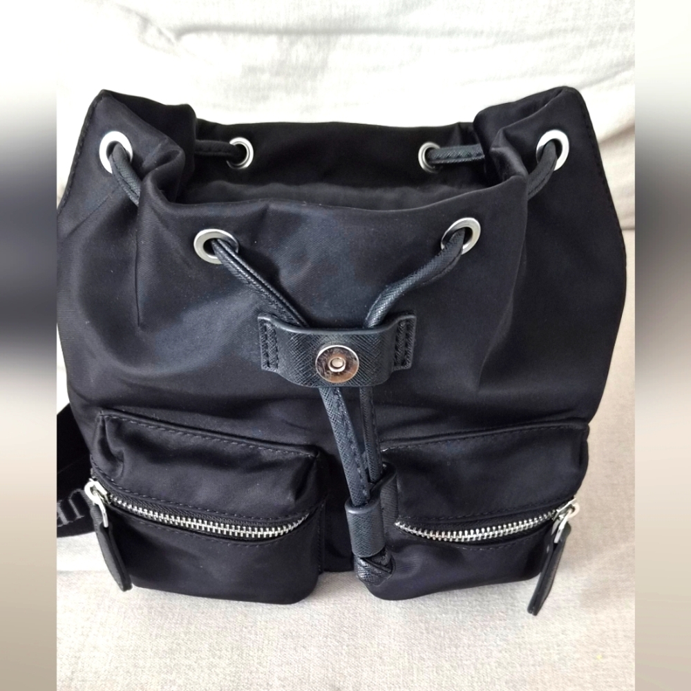 Backpack Guess - Picture 3 of 4